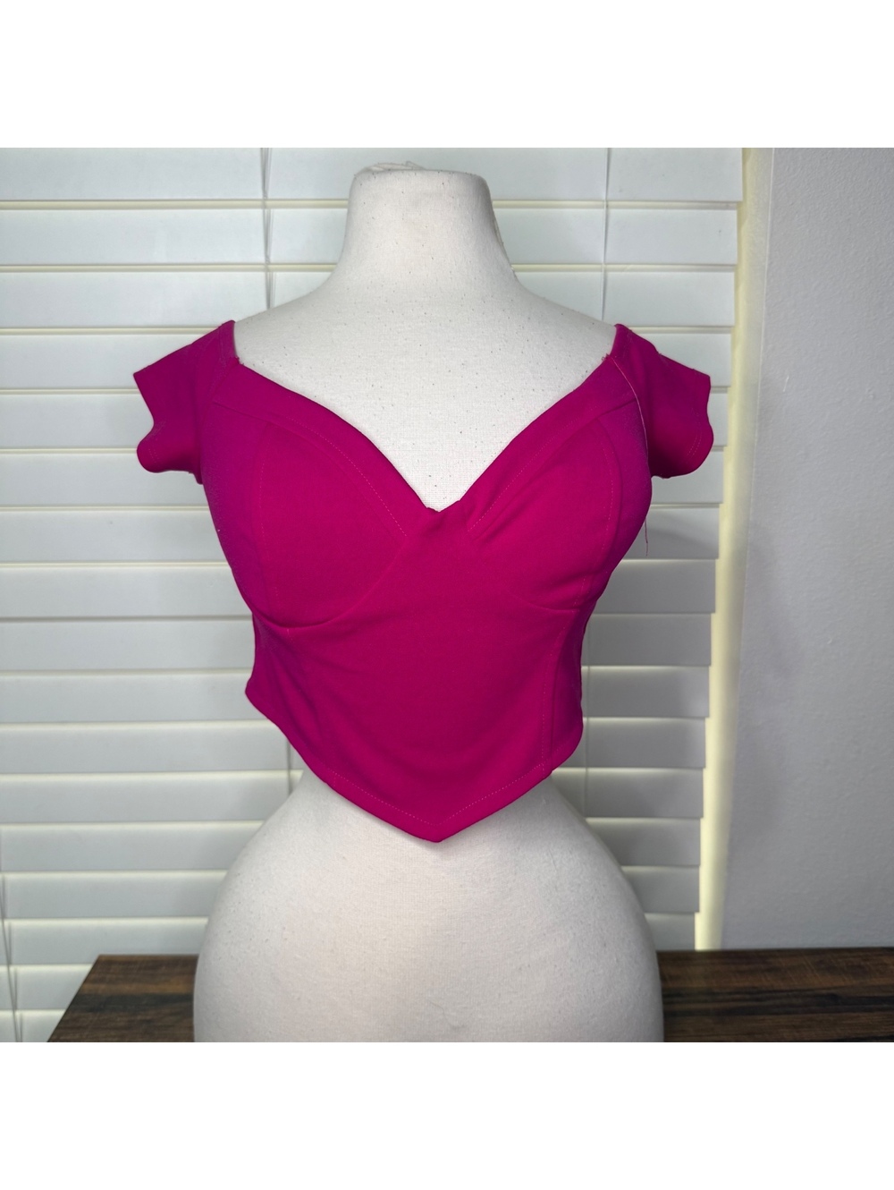 Crystal Sky Fuchsia Off-Shoulder Crop Top Size M